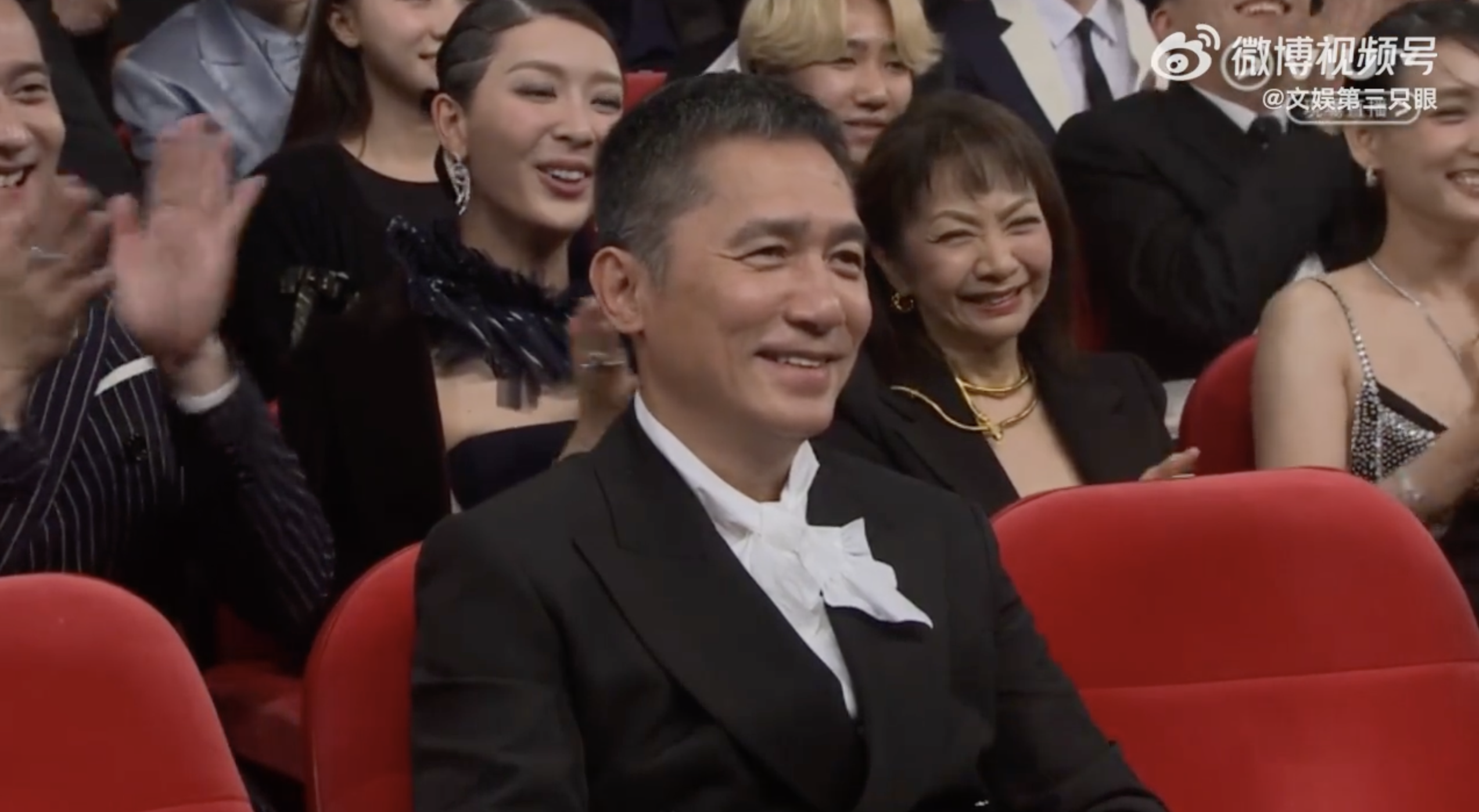 劉嘉玲虧老公梁朝偉不懂自己很帥。（圖／翻攝自ViuTV）