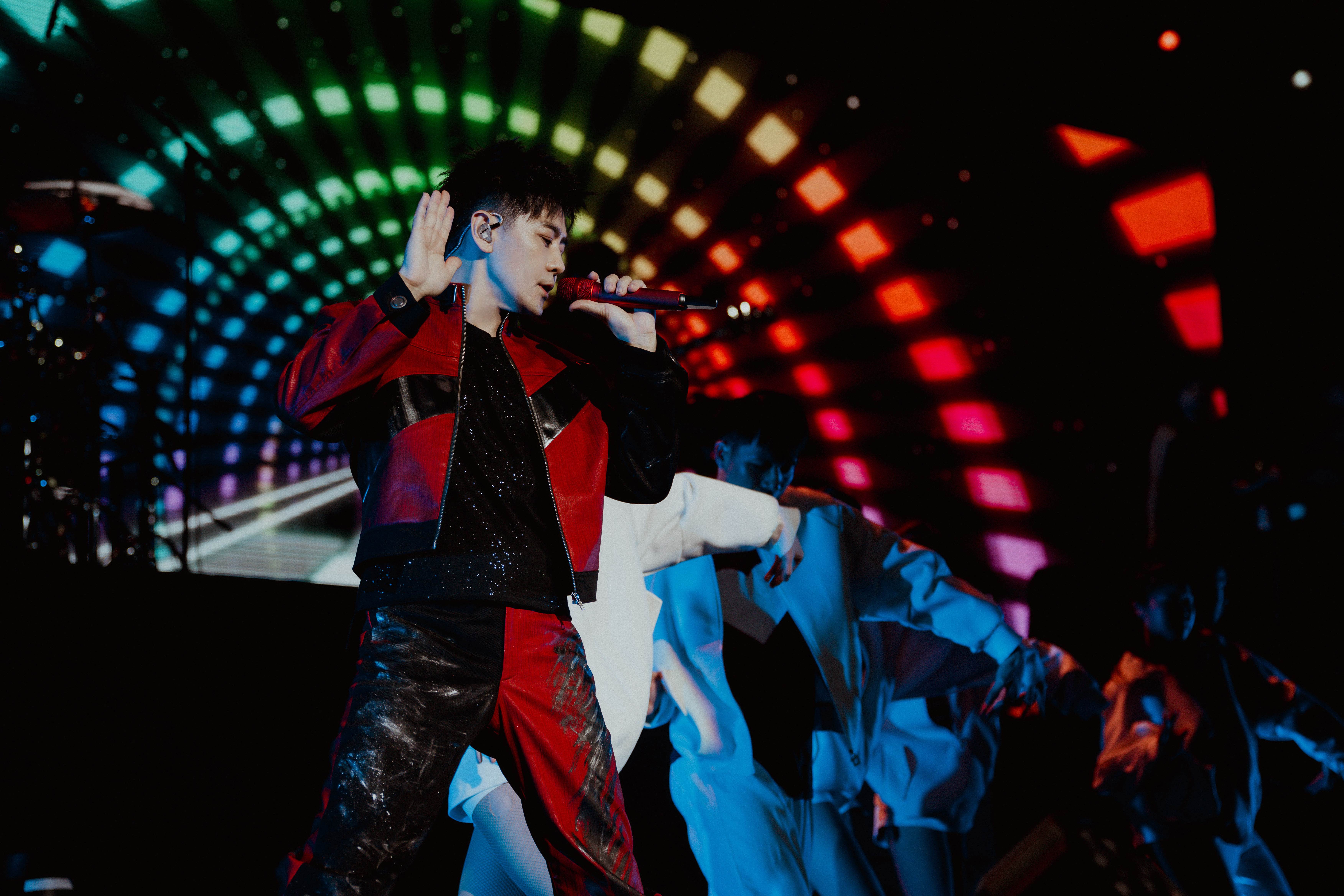 《穎風哲起演唱會 2025》馬來西亞站，林志穎特別將自己33年音樂旅程中的經典之作劃分為三大主題演唱11首歌曲。（圖／爵士娛樂提供）