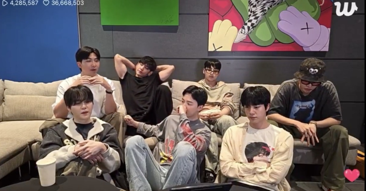 南韓人氣男團BTS（防彈少年團）自2022年9月以來，首次以團體形式進行線上直播。（圖／翻攝自BTS weverse）