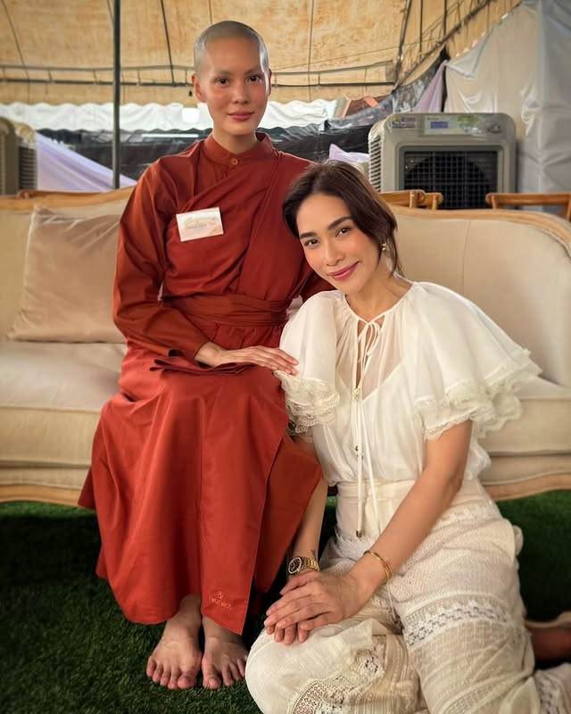 泰國知名女演員珍妮提恩坡蘇皖(Janie Tienphosuwan)剃髮出家。(圖/翻攝自珍妮提恩坡蘇皖 IG)