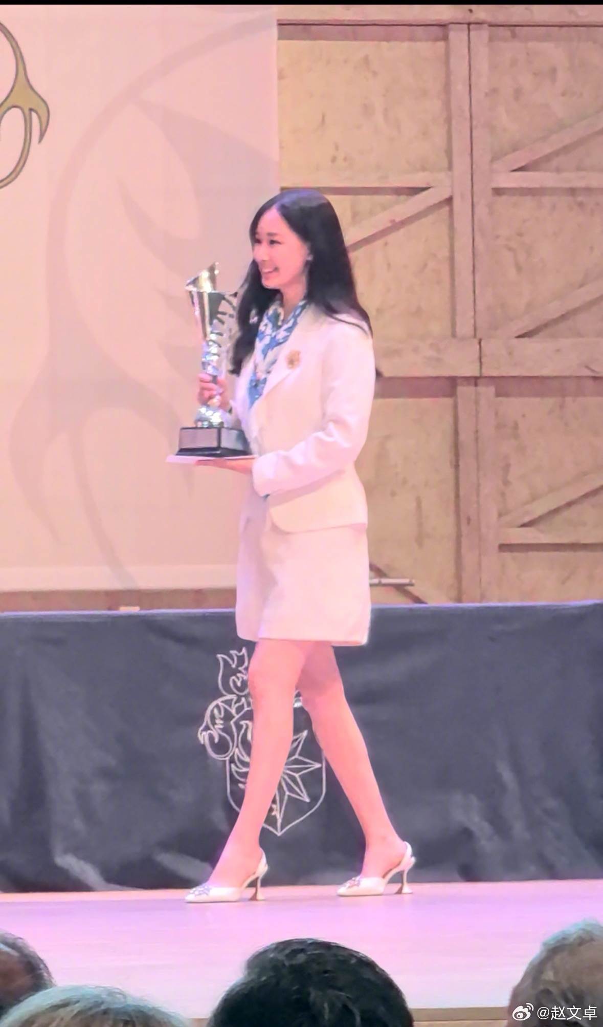 趙文卓的大女兒趙子儀從名校畢業。(圖/翻攝自趙文卓微博)