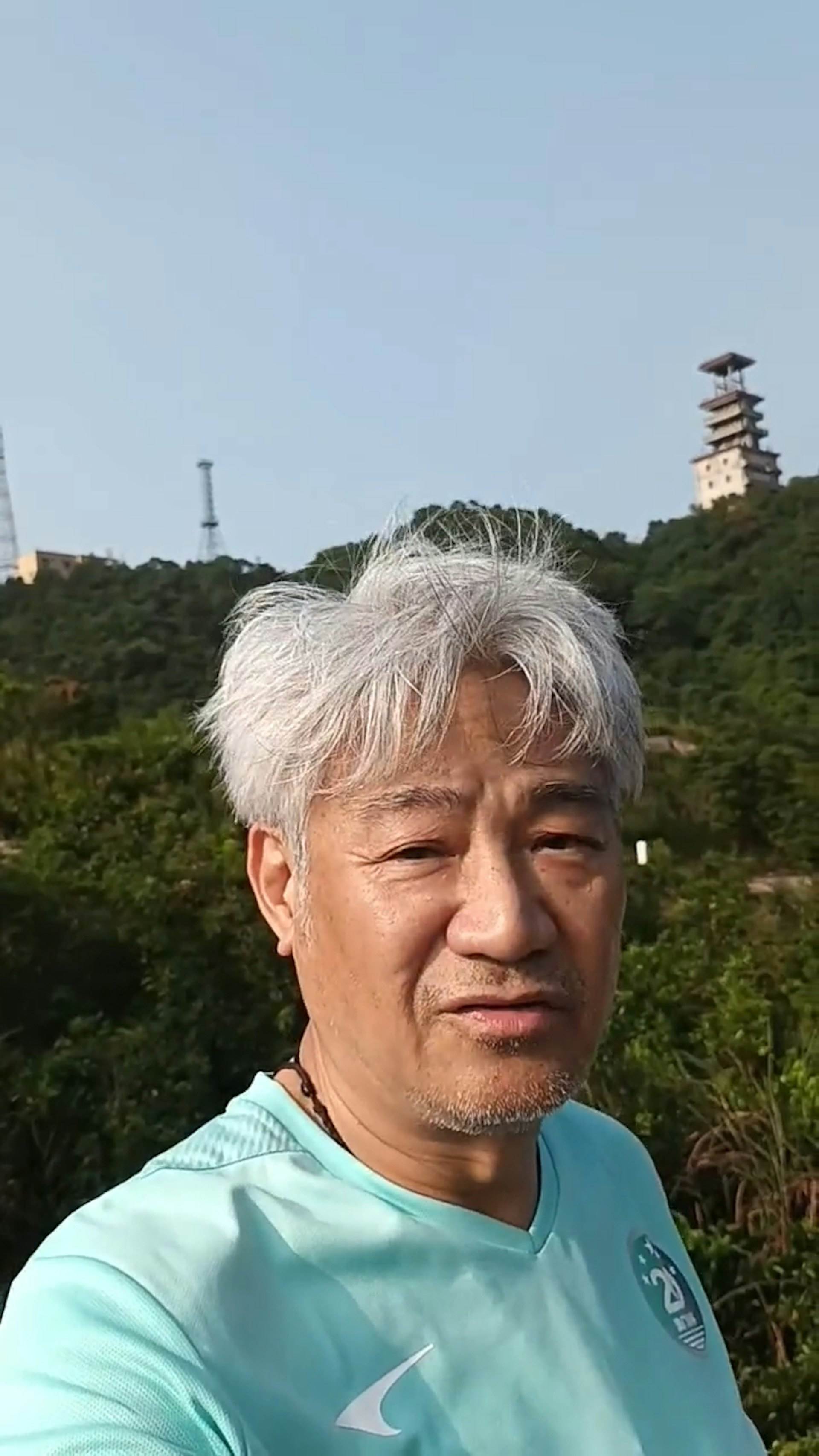 尹揚明如今白髮蒼蒼。(圖/翻攝自尹揚明抖音)