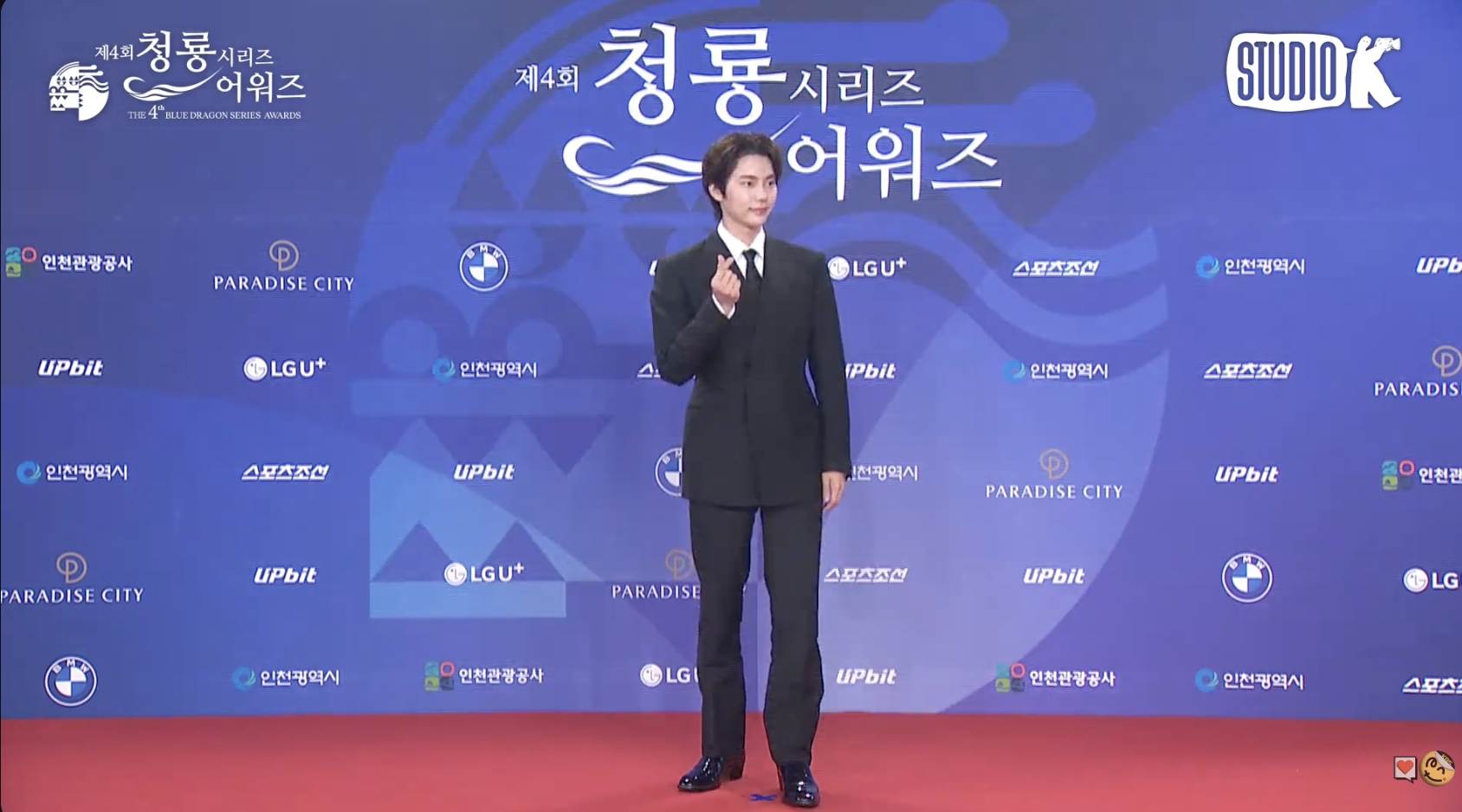 鄭泫揆分手後首露面,許多人指出鼻子疑似整形。(圖/翻攝自KBS)