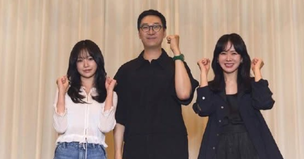 （左起）曹柔理（曺柔理）、導演金容勛、孫藝真將合作新劇《Variety》。（翻攝自X）