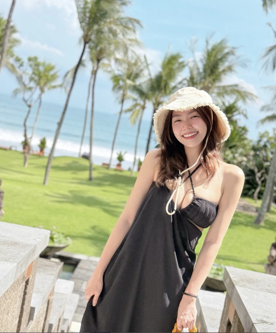 曾智希分享渡假時的美照。(圖/翻攝自 IG @simba.1220)