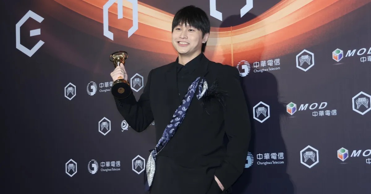 金曲台語歌王陳以恆呼籲歌迷回家投票。(圖/東森娛樂)