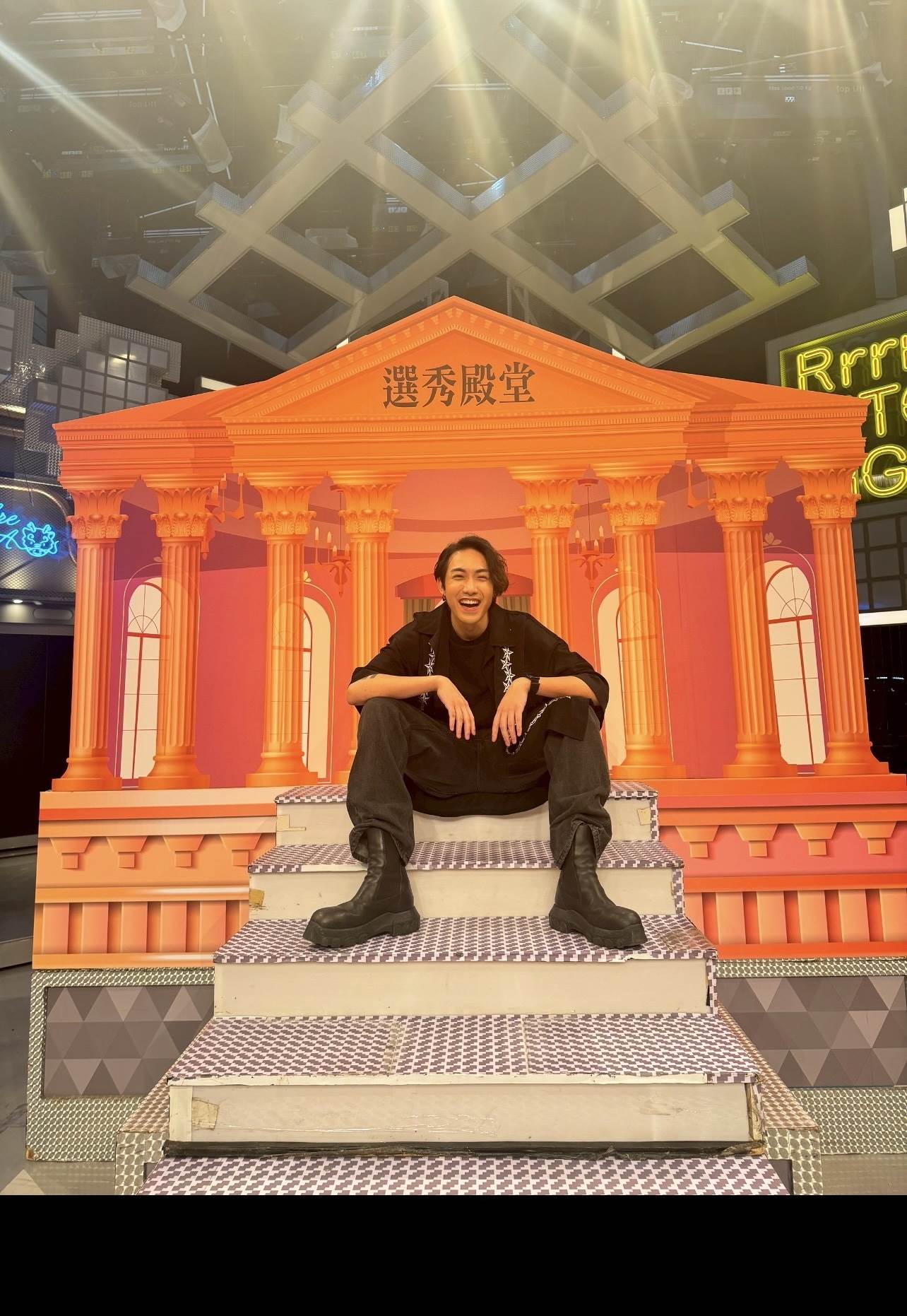 陳守恩因為蕭敬騰一戰成名的激勵，放棄美國學業回台追夢。（圖／容易文創有限公司提供）
