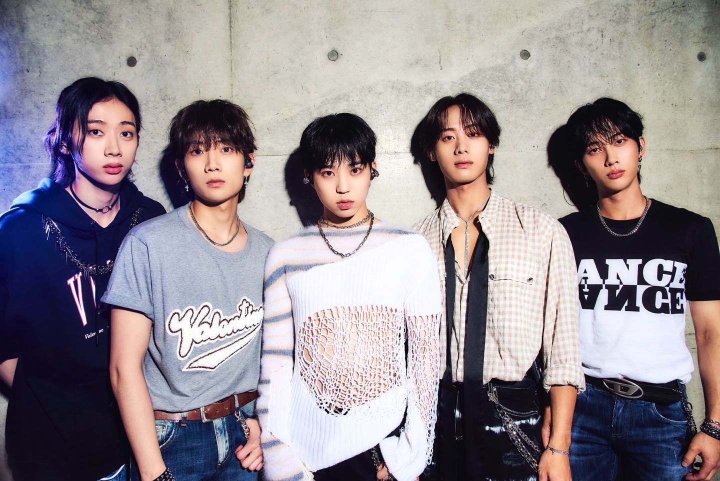 《FNC BAND KINGDOM》《FNC BAND KINGDOM》Hi-Fi Un!corn團體照。(左起:許民、嚴太民、福嶌崇人、金賢栗、孫基允)。(圖/SHOWOFFICE提供)