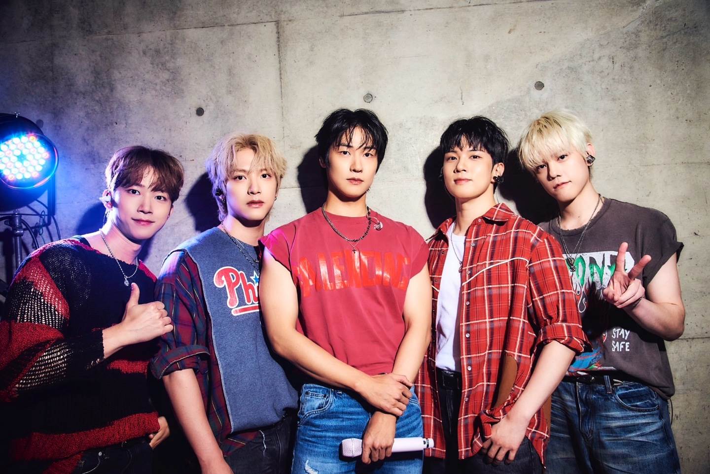 《FNC BAND KINGDOM》N.Flying團體照。(左起:徐東成、金宰鉉、李承協、柳會勝、車勳)。(圖/SHOWOFFICE提供)
