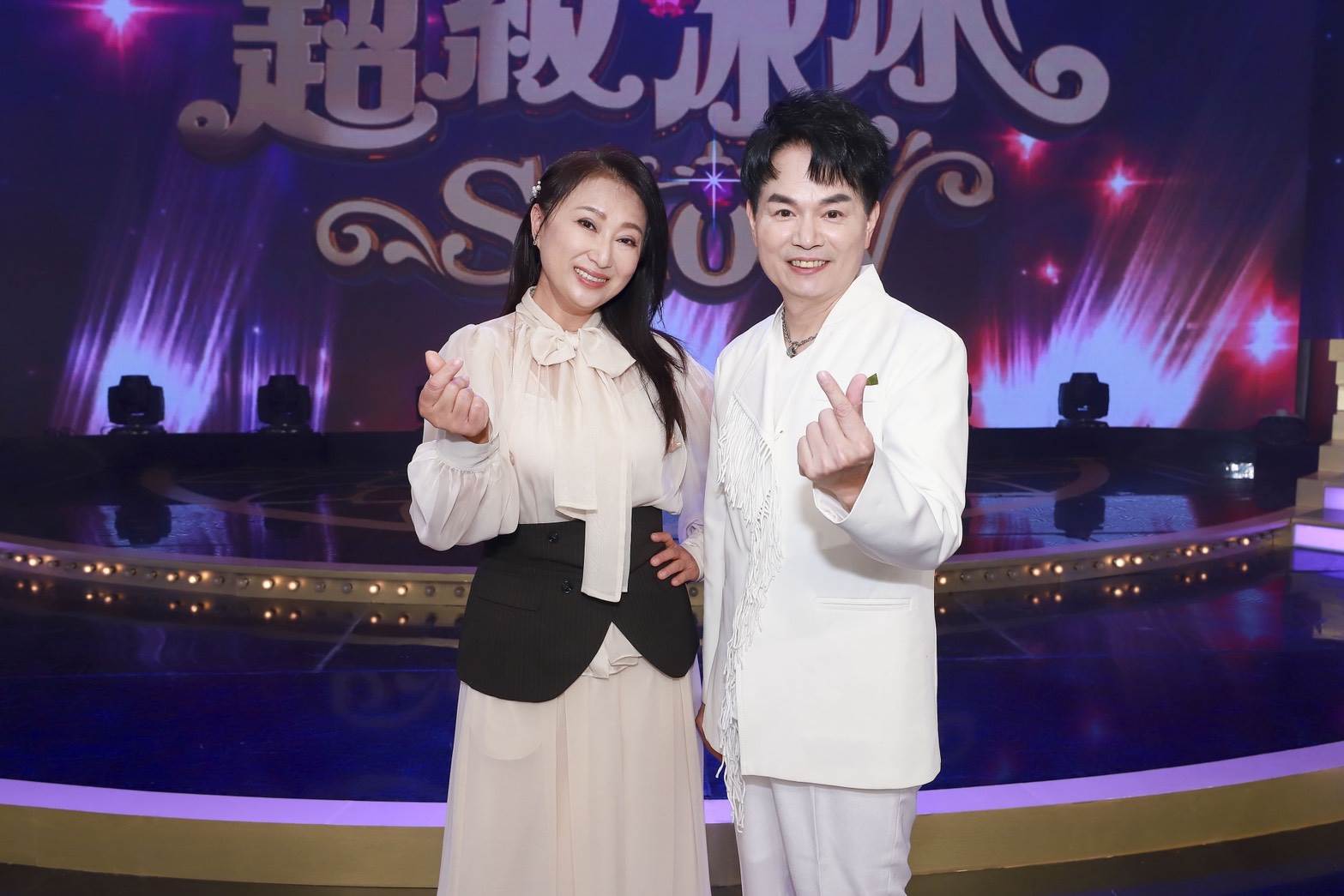 邀請王瑞霞與李明洋在節目中合唱〈為何你愛著別人〉、〈情深緣盡〉。（圖／民視提供）