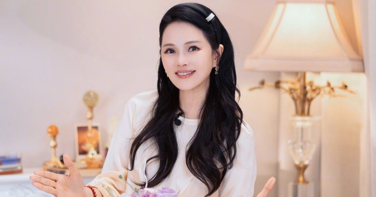 伊能靜遭酸身材走樣,她大方回應笑稱是幸福肥。(圖/翻攝自伊能靜 微博)