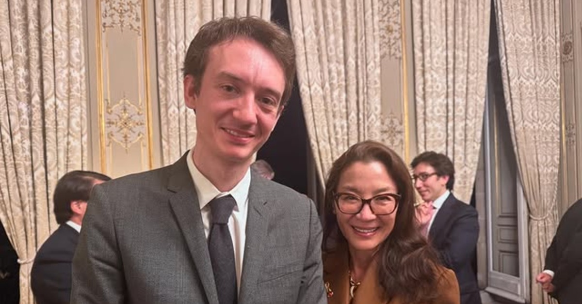 國際影后楊紫瓊合照LVMH集團三公子Frédéric Arnault(弗雷德里克·阿爾諾)。(圖/翻攝自楊紫瓊 IG)