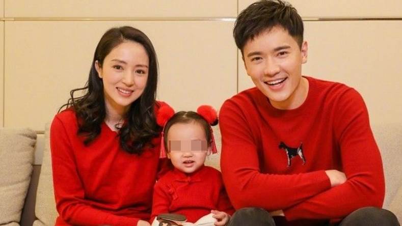 董璇過去與高雲翔有過一段婚姻,育有一女「小酒窩」。(圖/翻攝自微博)