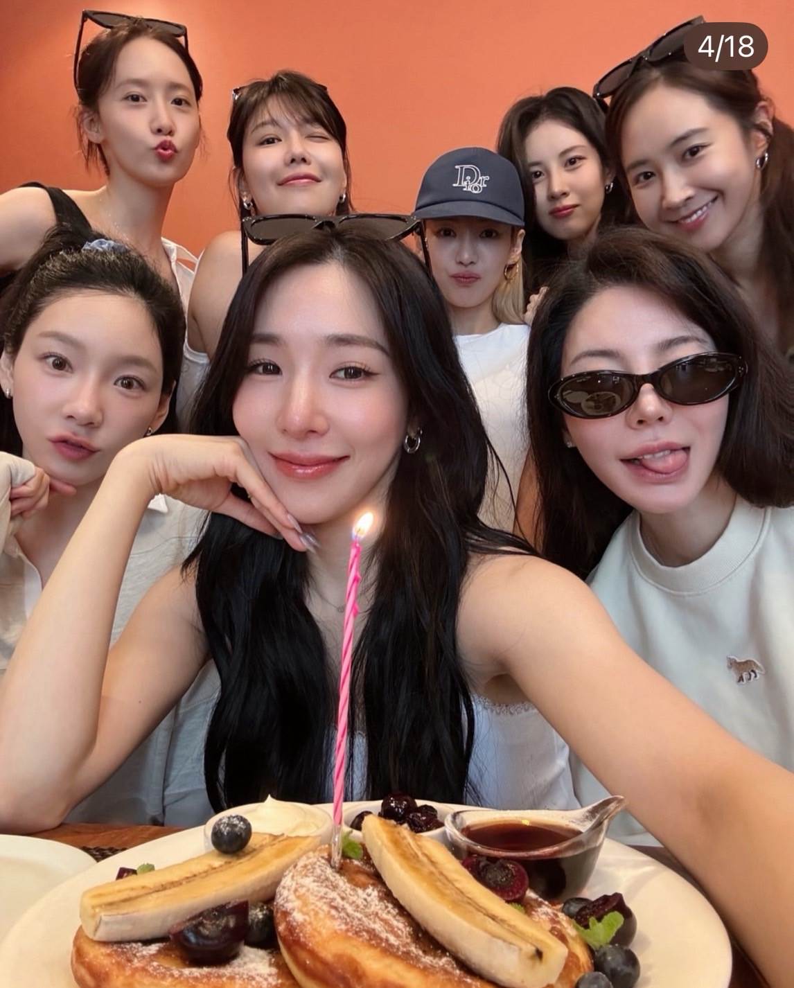 少女時代全員合體為<a href='https://star.ebc.net.tw/search/keyword?value=Tiffany Young' target='_blank'>Tiffany Young</a>慶生。(圖/翻攝自Tiffany IG)