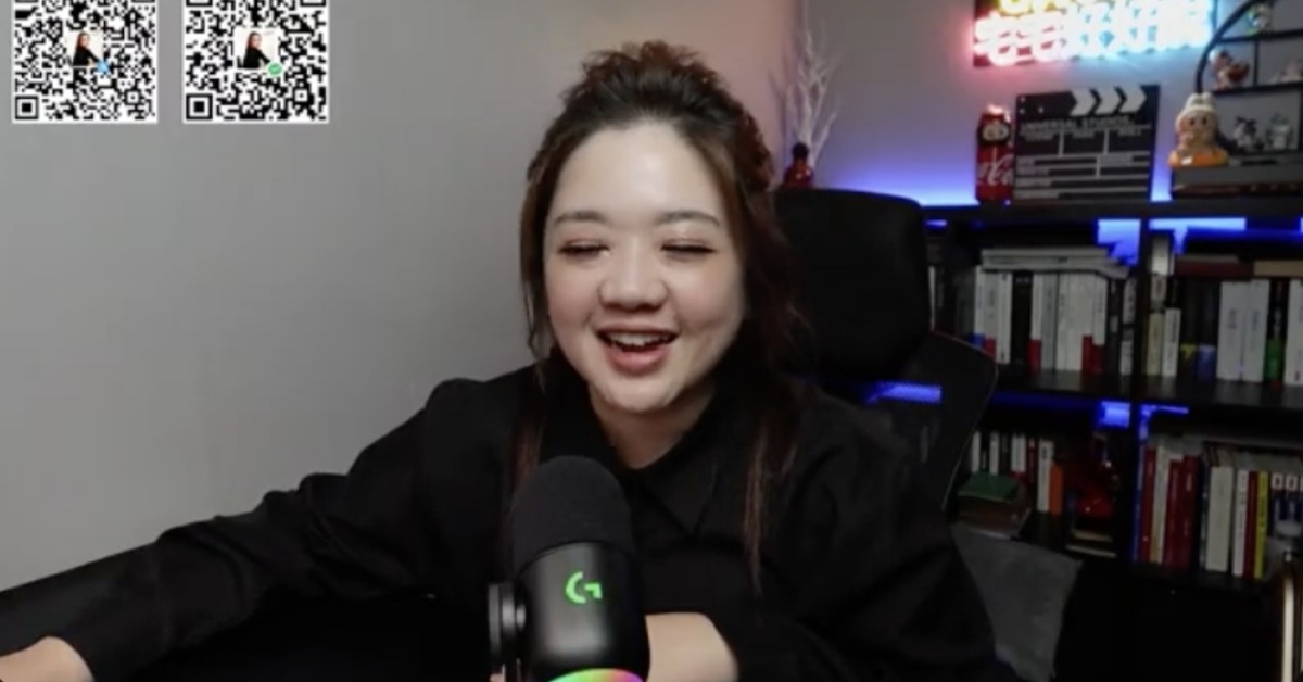 曾為《新聞大白話》主持人的翟翾昨日直播透露離職,並於今日前往中國交流。(圖/翻攝自翟翾 YouTube)