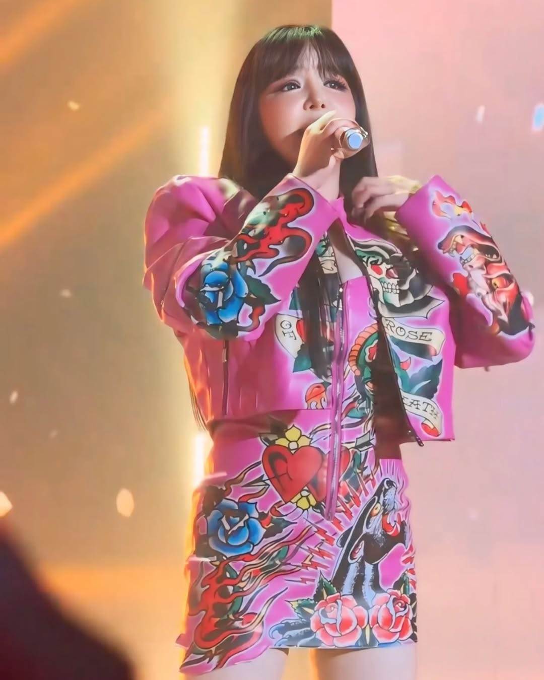 朴春將缺席本週日的拼盤演唱會。(圖/翻攝自2NE1 IG)