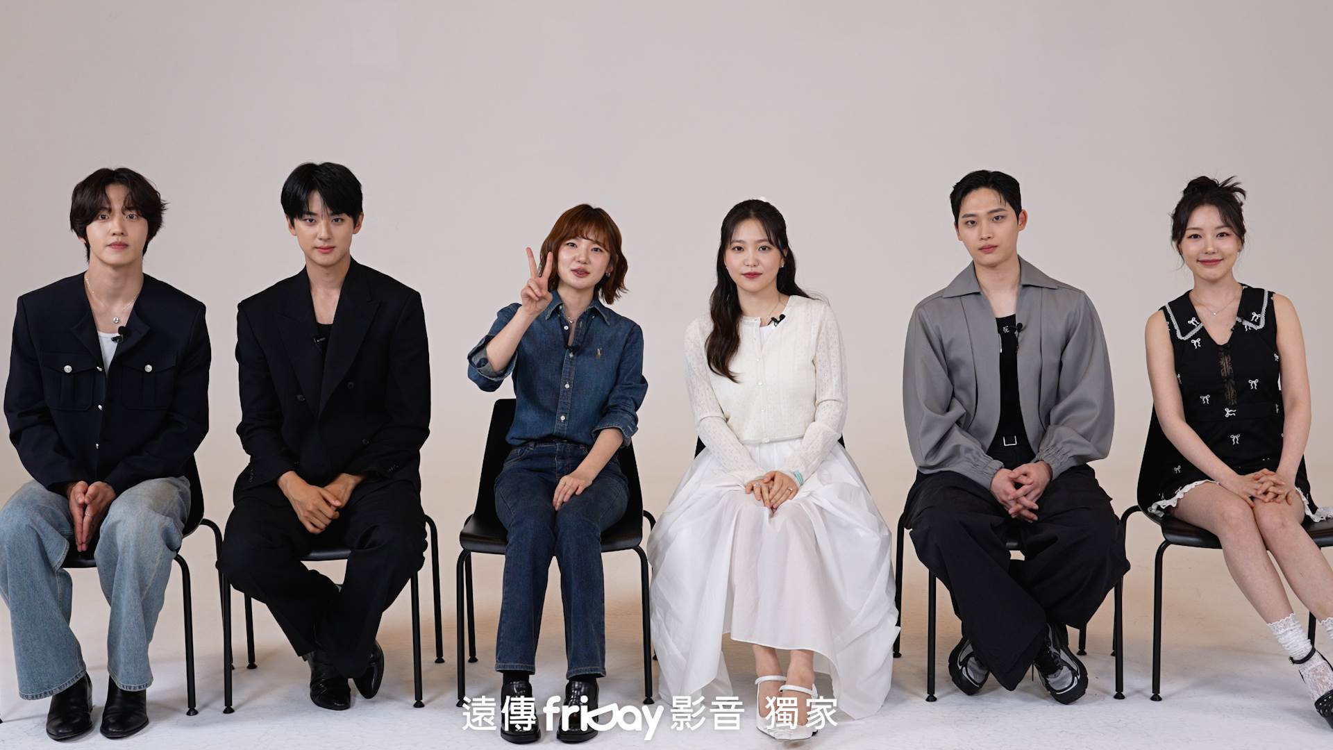 <a href='https://star.ebc.net.tw/search/keyword?value=韓劇' target='_blank'>韓劇</a>《清潭國際高等學校》主演群接受訪問（由左至右：元奎斌、<a href='https://star.ebc.net.tw/search/keyword?value=金旻奎' target='_blank'>金旻奎</a>、李恩泉、金藝琳、李鐘赫、朴時佑）。（圖／friDay影音提供）