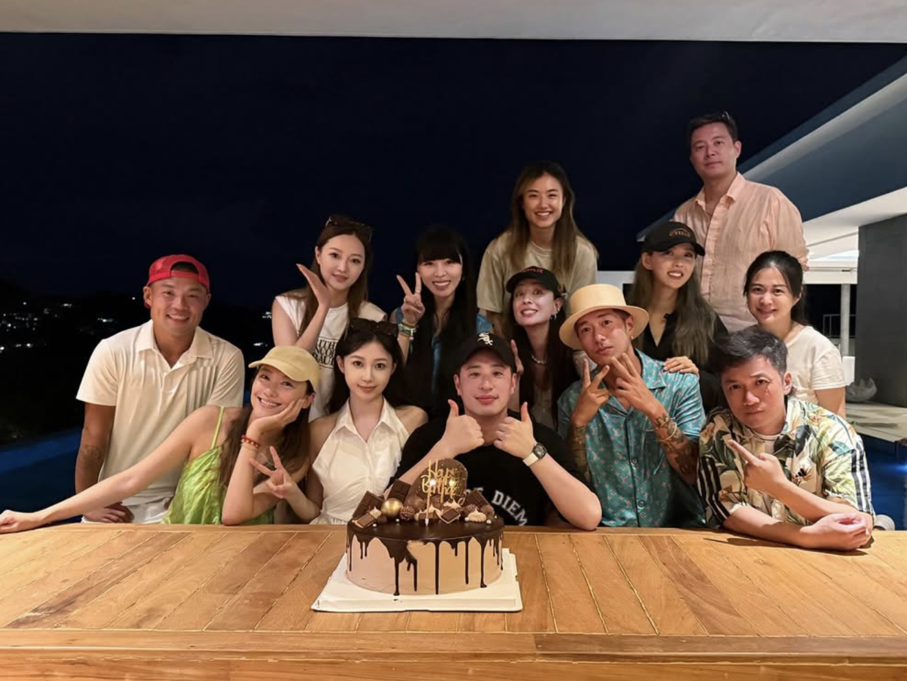 潘瑋柏與一票好友慶生。（圖／翻攝自宣云 IG ）
