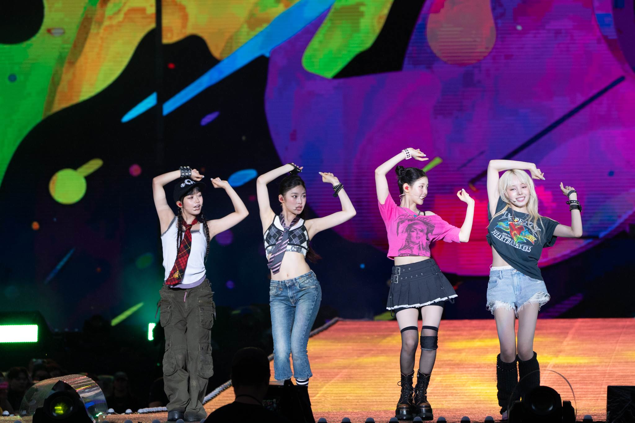 Baby DONT Cry除了自己的歌曲,還演出了BLACKPINK的〈Lovesick Girls〉致敬。(圖/讀者提供)