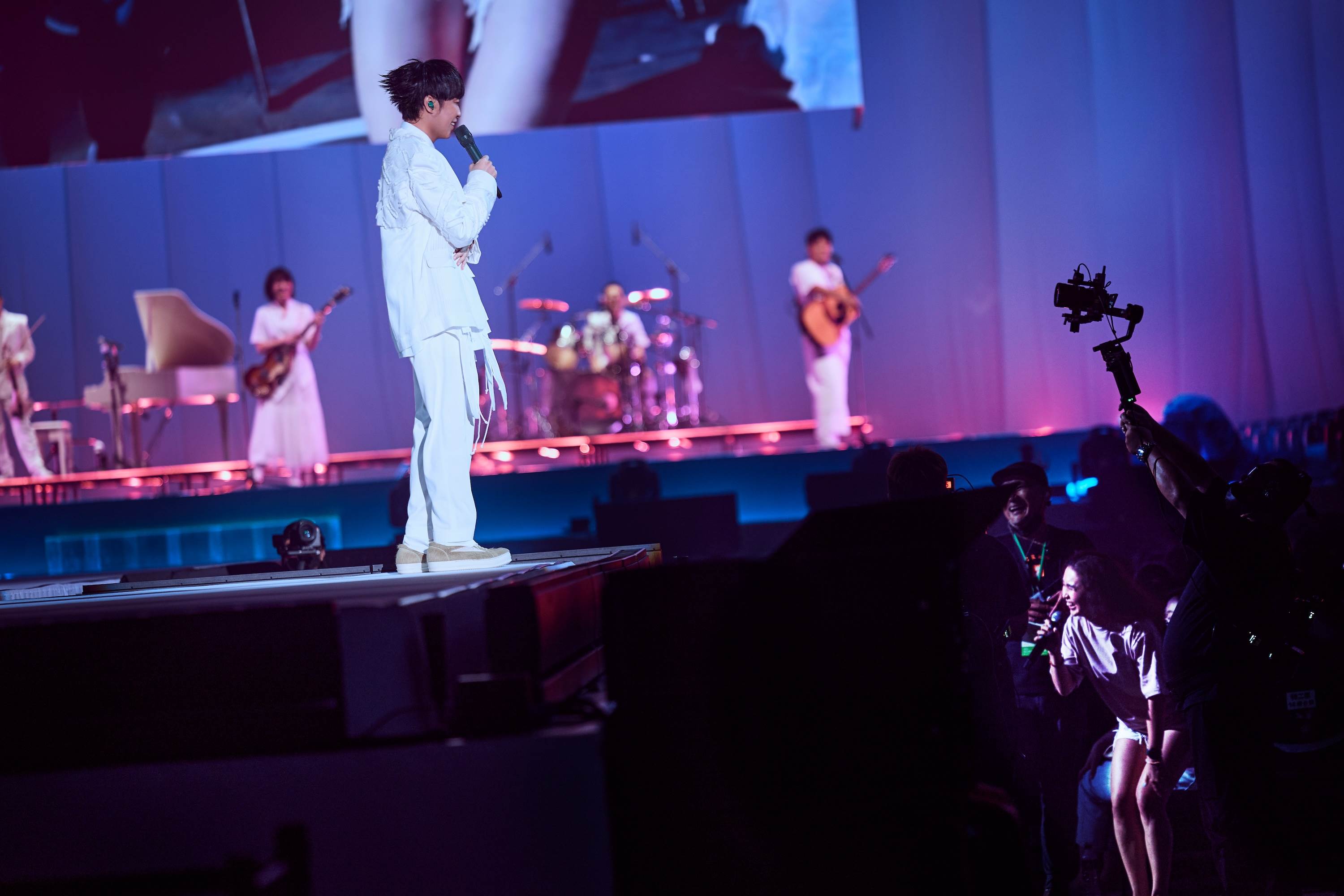 蘇打綠《二十年一刻》巡迴演唱會團員<a href='https://star.ebc.net.tw/search/keyword?value=馨儀' target='_blank'>馨儀</a>抱病登台。（圖／緒風提供）