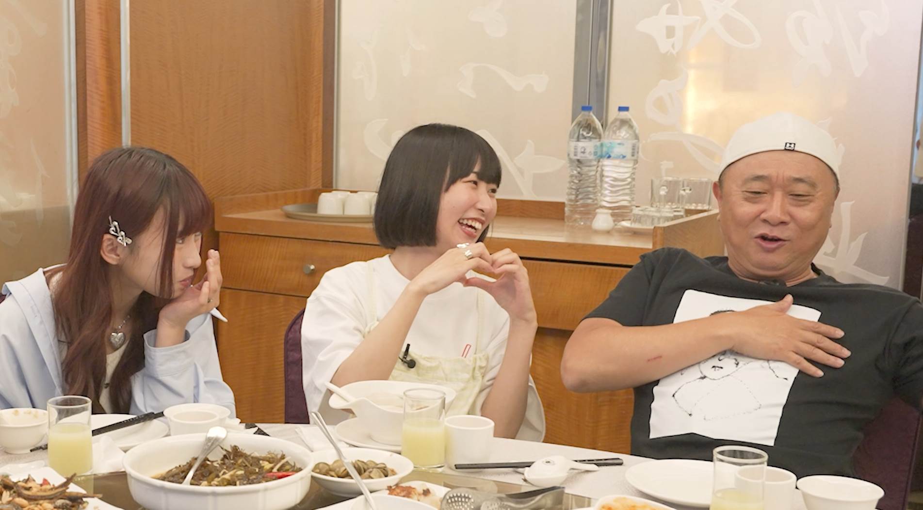 邰智源邀請兩人體驗台灣美食與運動。(圖/麥卡貝網路電視提供)