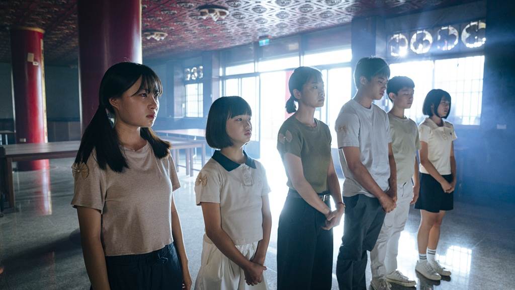 《我們六個》失去媽媽的6個孩子崩潰。(圖/大愛提供)