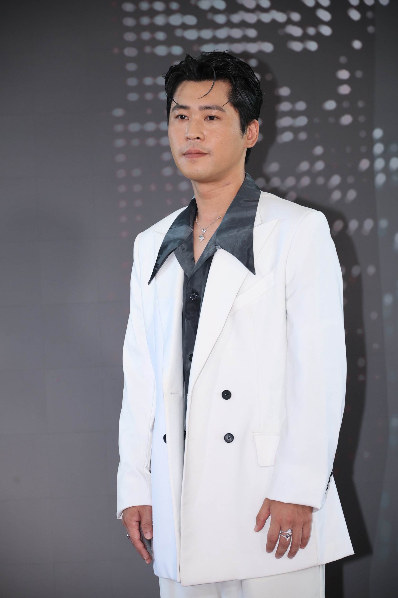 戲劇類紅毯則首次由男男組合黃鐙輝與黃迪揚擔任。(圖/東森娛樂)