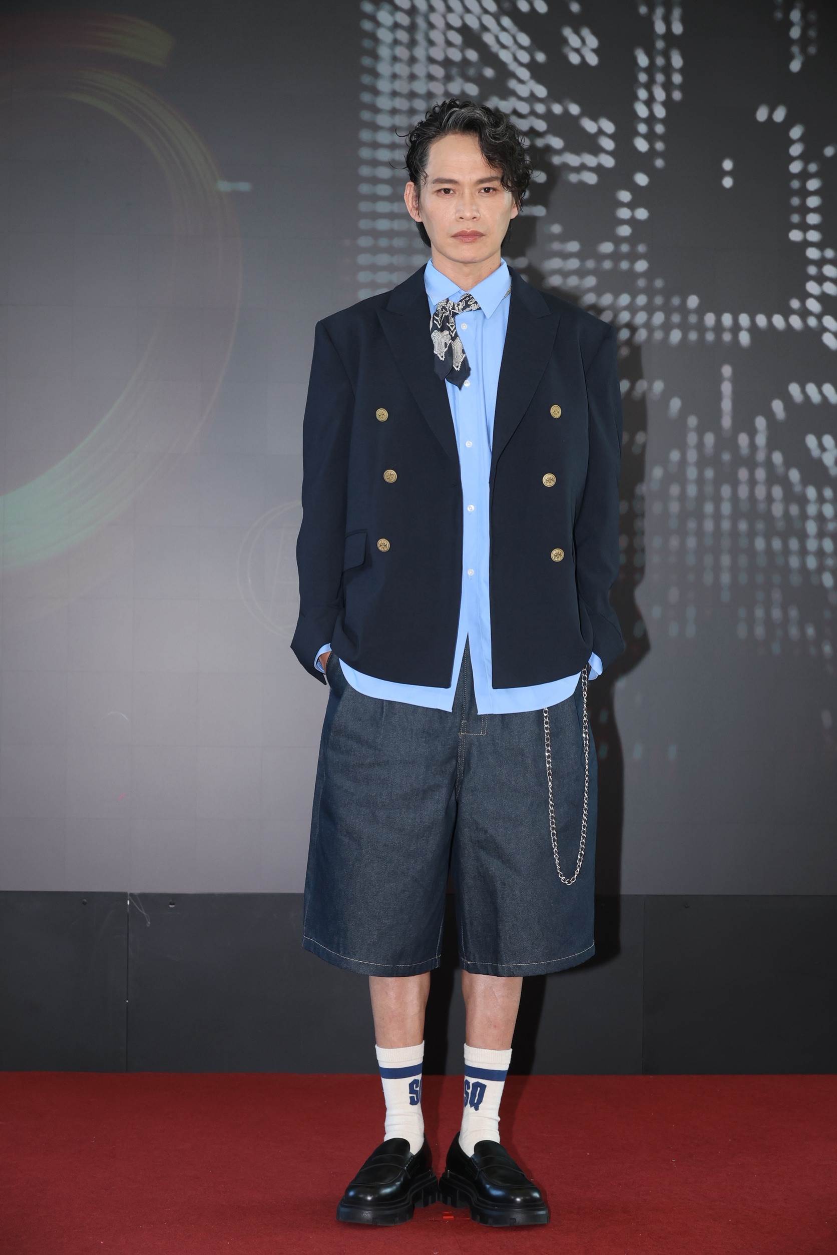 戲劇類紅毯則首次由男男組合黃鐙輝與黃迪揚擔任。(圖/東森娛樂)