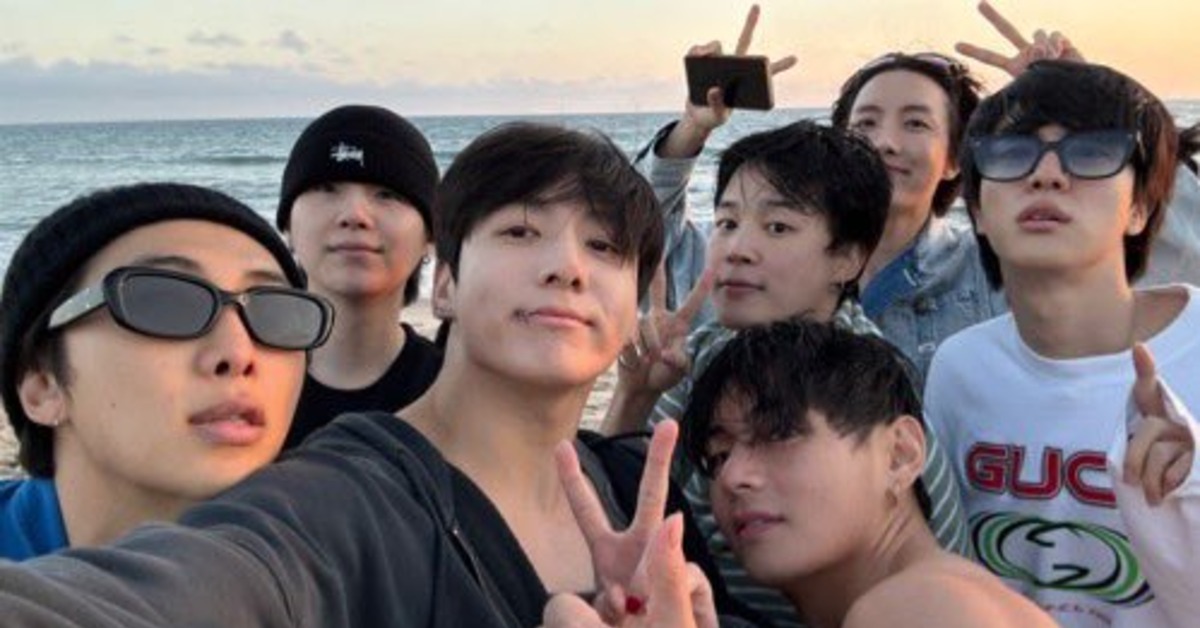 韓國男團BTS（防彈少年團）全員直播公開美國錄音日常行程。（圖／翻攝自Weverse）