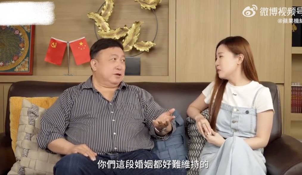 香港導演王晶在《王晶笑看江湖》談及謝霆鋒和張柏芝。（圖／翻攝自微博）