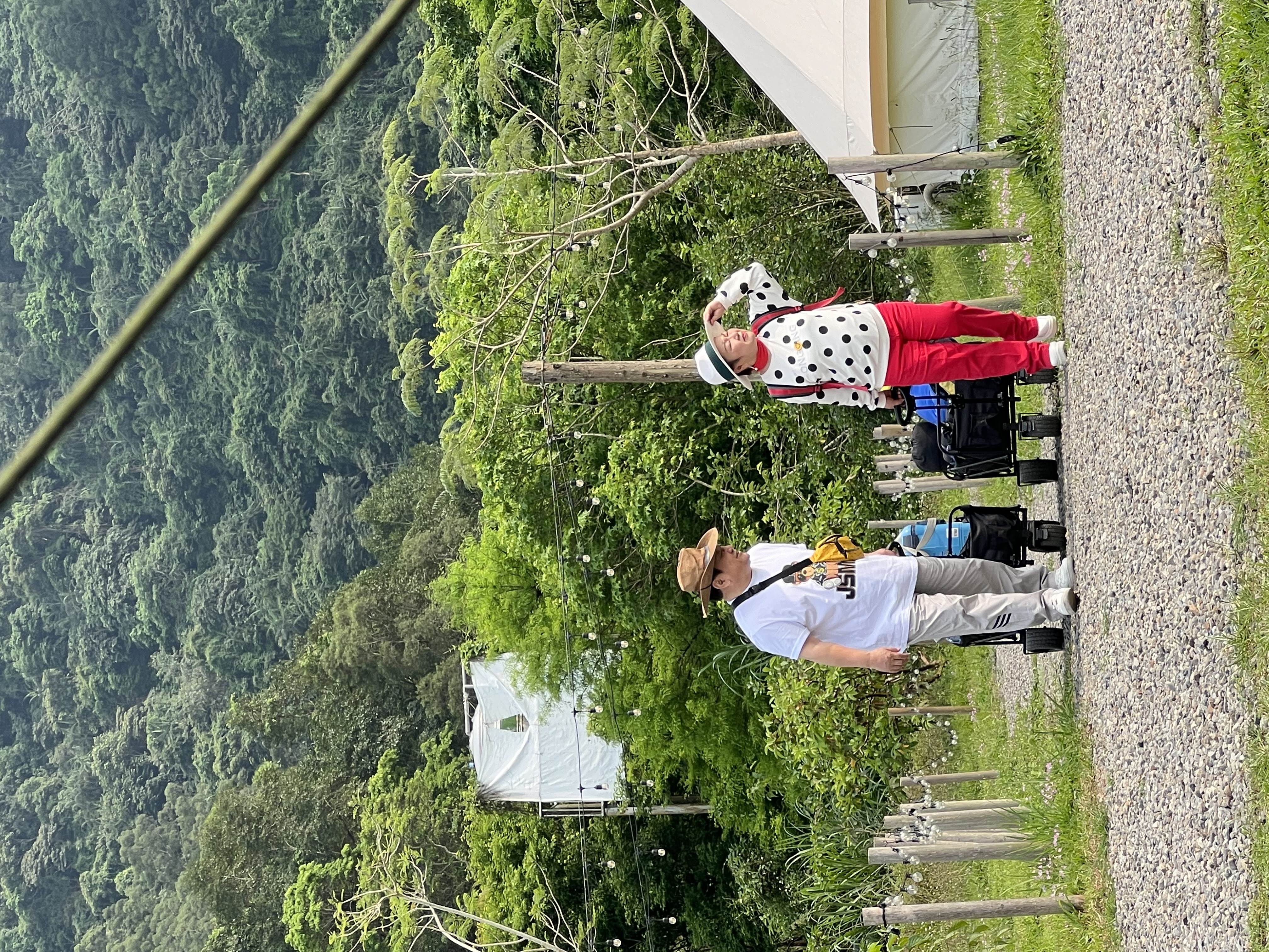 白冰冰(右)與林義方在《天知道》有不少逗趣演出。(圖/長興影視提供)