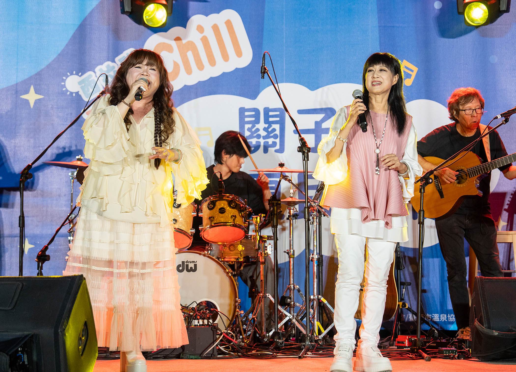 「2025西拉雅夏日好Chill－關子嶺涼夏民歌夜」<a href='https://star.ebc.net.tw/search/keyword?value=南方二重唱' target='_blank'>南方二重唱</a>、<a href='https://star.ebc.net.tw/search/keyword?value=馬毓芬' target='_blank'>馬毓芬</a>接連演出。（圖／交通部觀光署西拉雅國家風景區管理處提供）