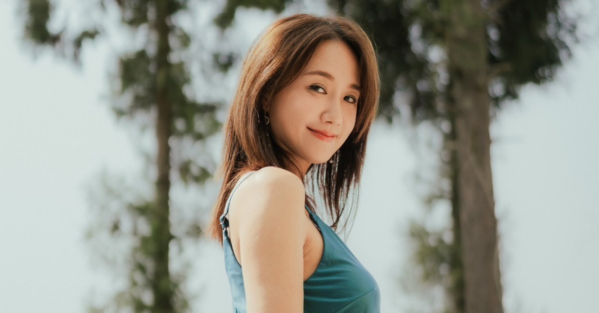 何妤玟在社群曬出一系列「床照」，掀起討論。（圖／翻攝自何妤玟臉書）