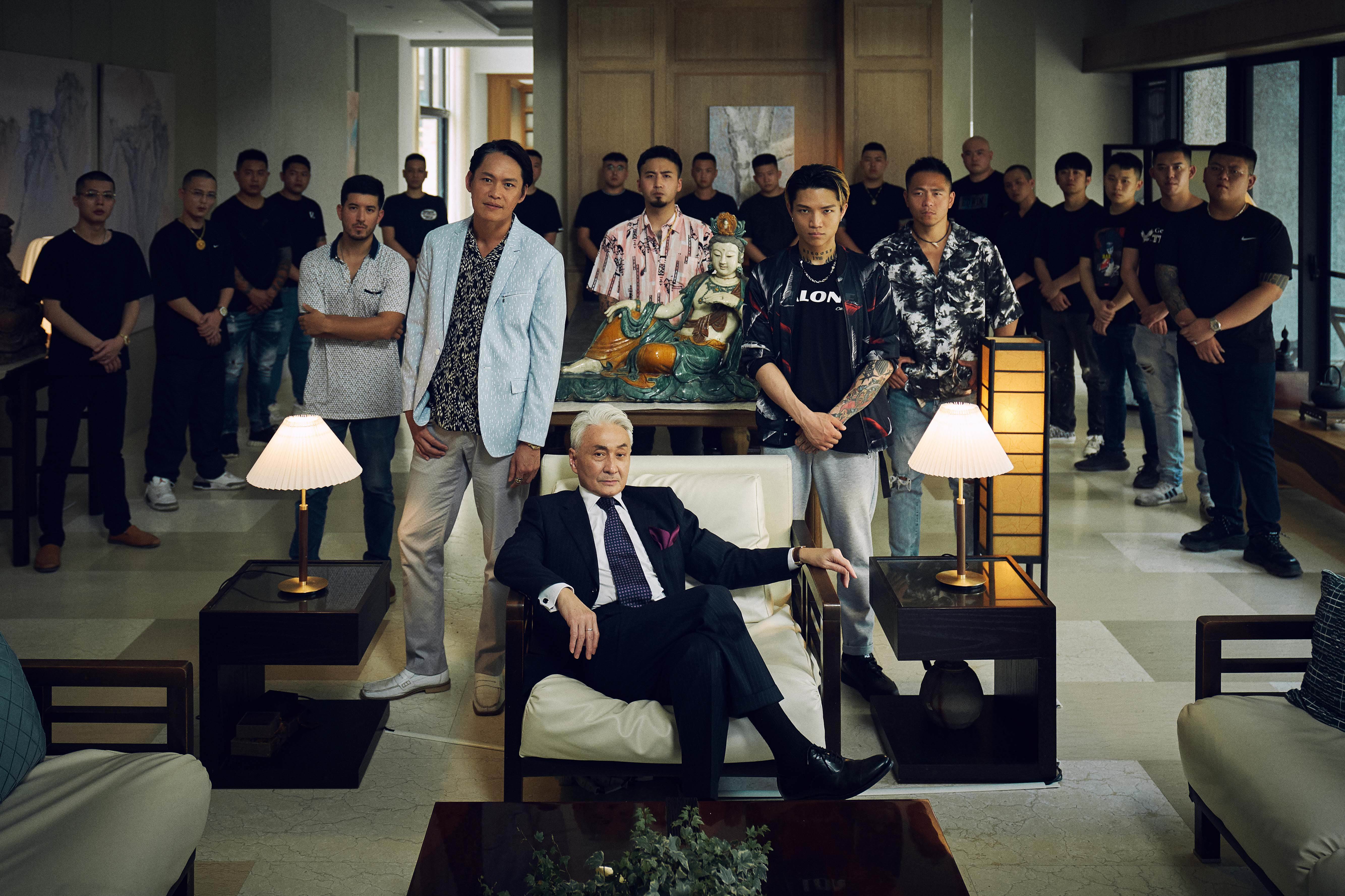 瑪莎與Billy都是崔浩然（中）飾演的南霸天「海董」手下的人。（圖／曼尼娛樂）