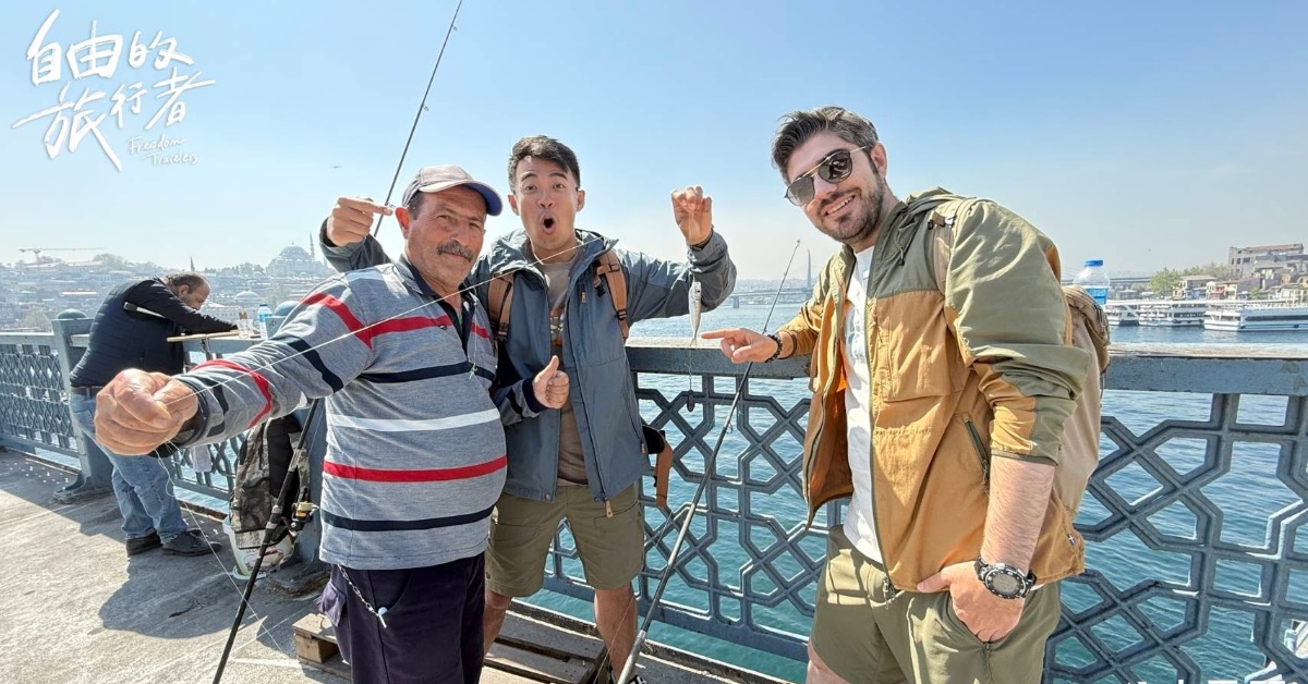 融融（中）一次釣中6隻魚。（圖／八大提供）