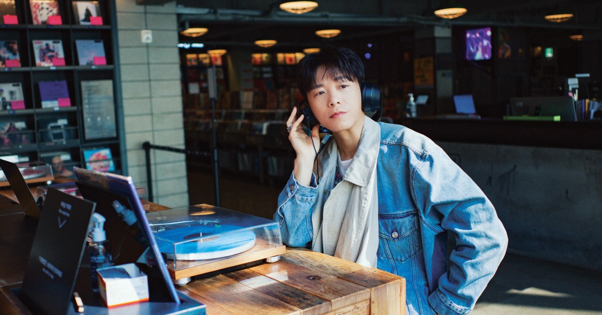 韋禮安日前和Super Junior成員東海合作的〈最好的朋友〉時，就有了Newtro音樂風格的想法。（圖／索尼音樂提供）