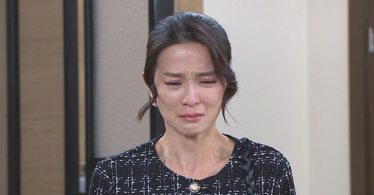 楚宣飾演的「蛇蠍美女」蕭麗芬,謊言與陰謀被一一揭露。(圖/民視提供)
