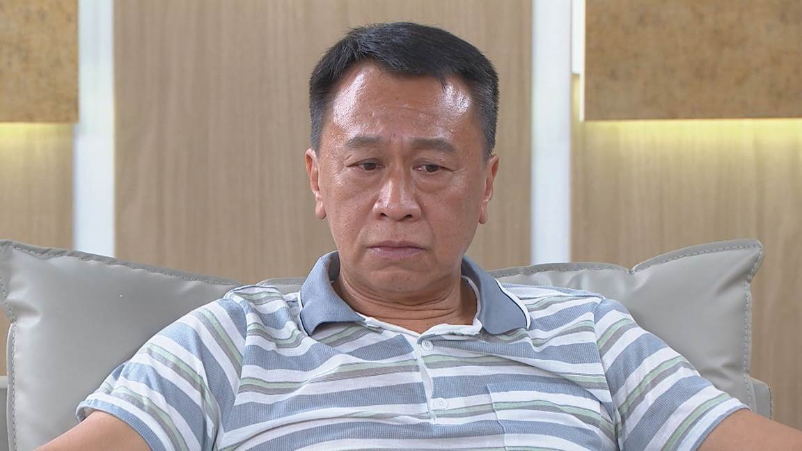 游安順飾演的春發奇蹟出現,當眾揭穿楚宣惡行,驚呆全場觀眾。(圖/民視提供)