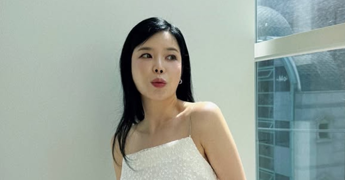 韓國知名女歌手LYn(李世真)傳出和11年丈夫李秀已經離婚。(圖/翻攝自LYn IG)
