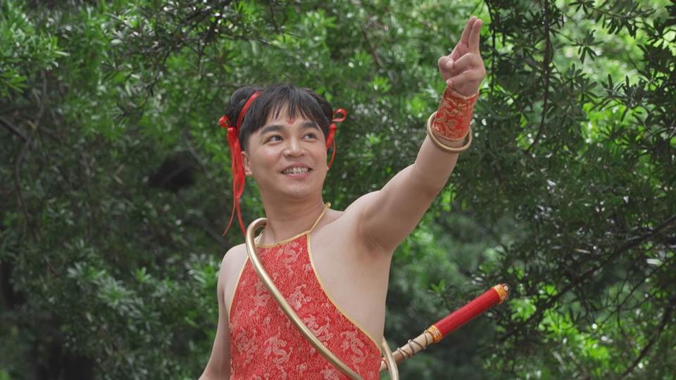 張峰奇這次特別客串演出哪吒,工作人員大呼:「好像Man版春麗」。(圖/三立提供)