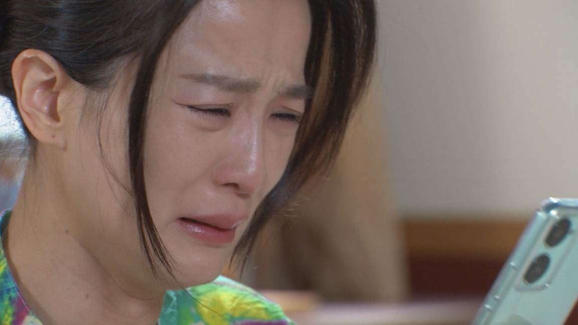 黃文星醜態的直播，竟同步播放到他家人的面前。（圖／民視提供）