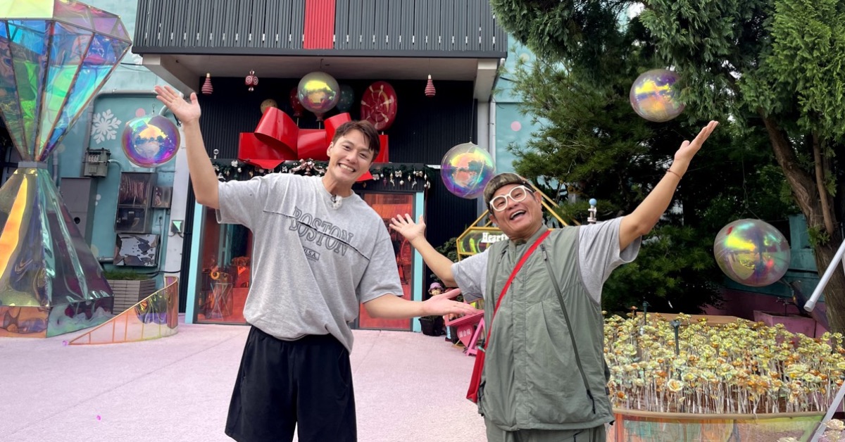 張睿家(左)接下《效年出發吧》主持棒。(圖/東森超視提供)