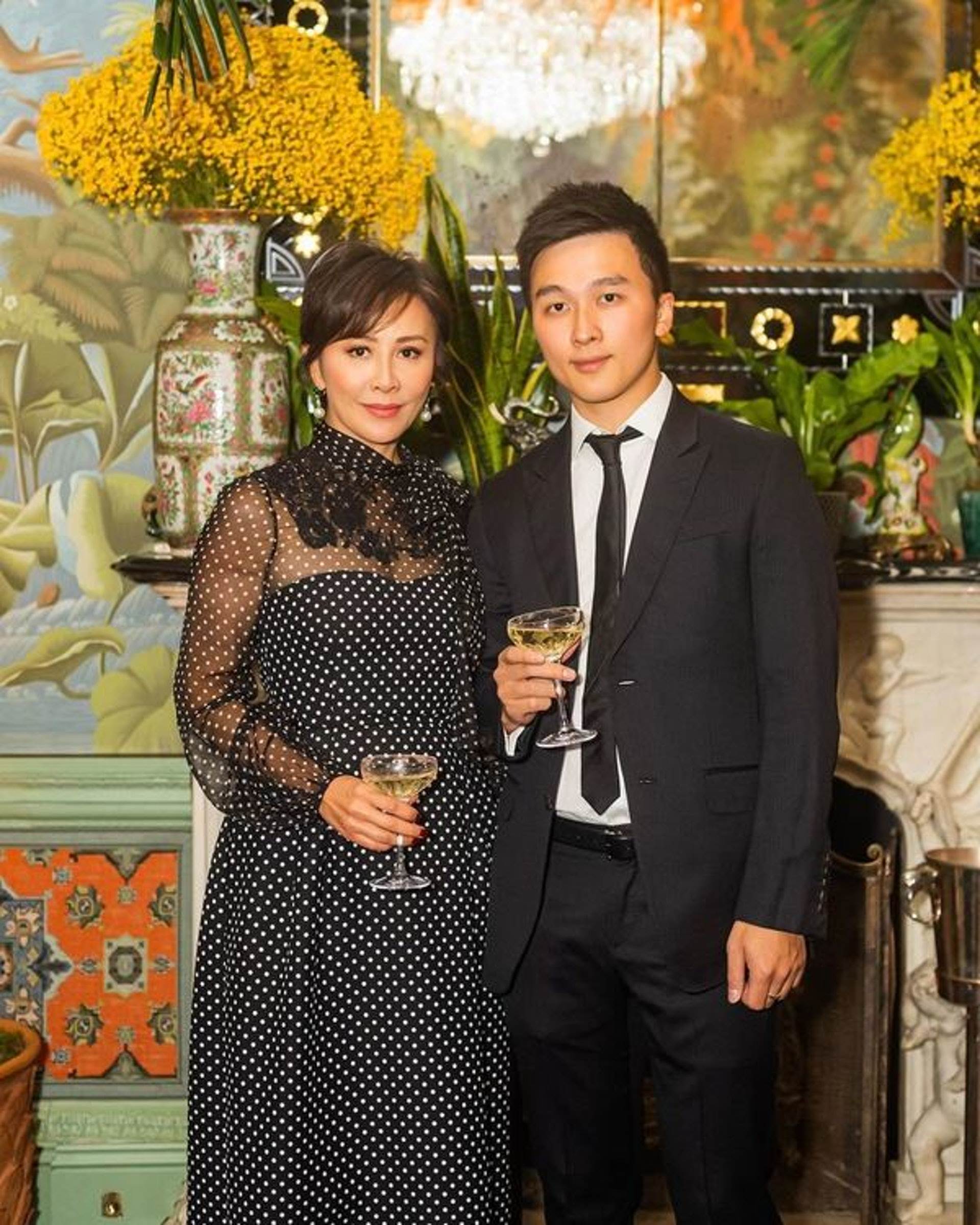 劉嘉玲與姪子劉兆恩常一起出席公開場合。(圖/翻攝自劉嘉玲Instagram)