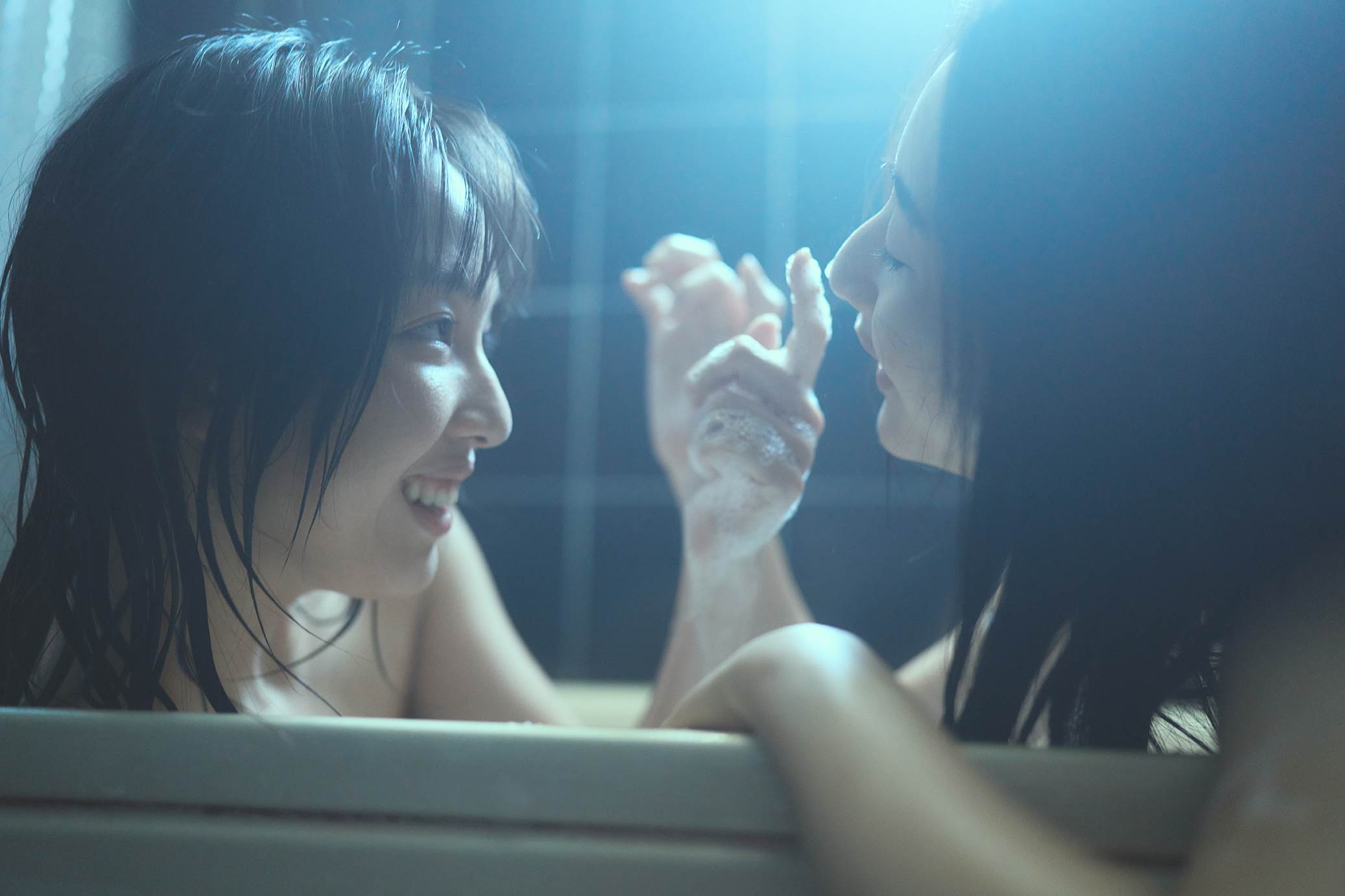 王渝萱(左)、李沐分別飾演少年版吳可熙、林依晨。(圖/周子娛樂)