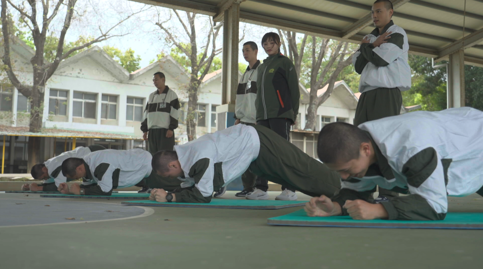 星兵們進行體能訓練。(圖/台視提供)