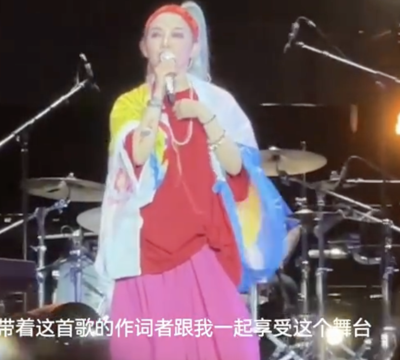 范曉萱在參加音樂時唱了大S作詞的歌曲。(圖/翻攝自微博)