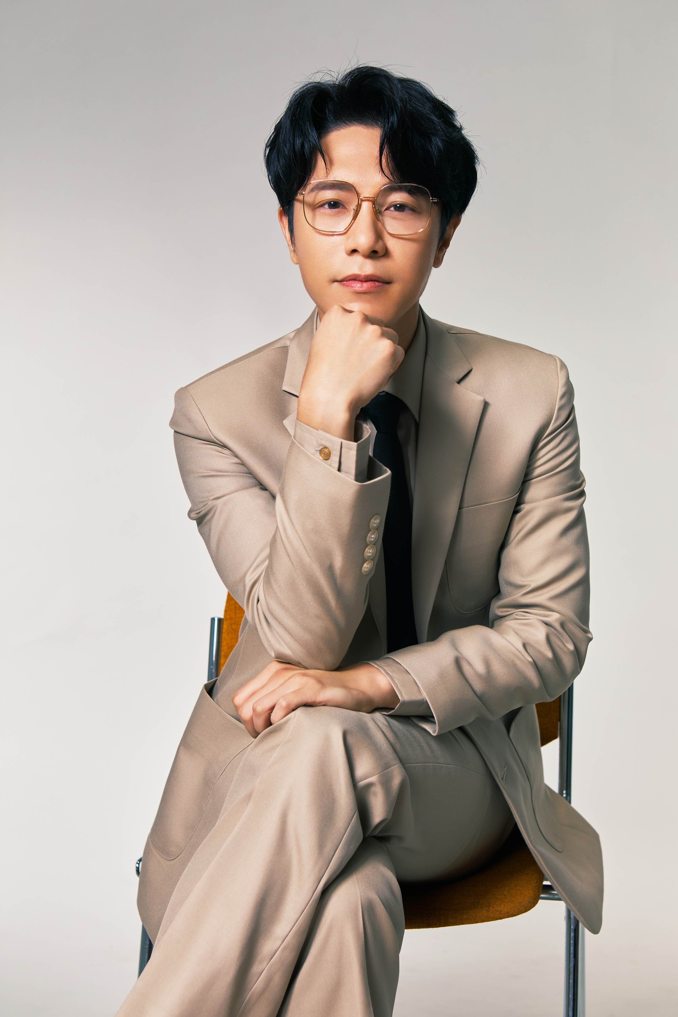 金曲創作才子韋禮安變身出三個同名同姓同臉但個性不同的分靈體。(圖/索尼音樂提供)