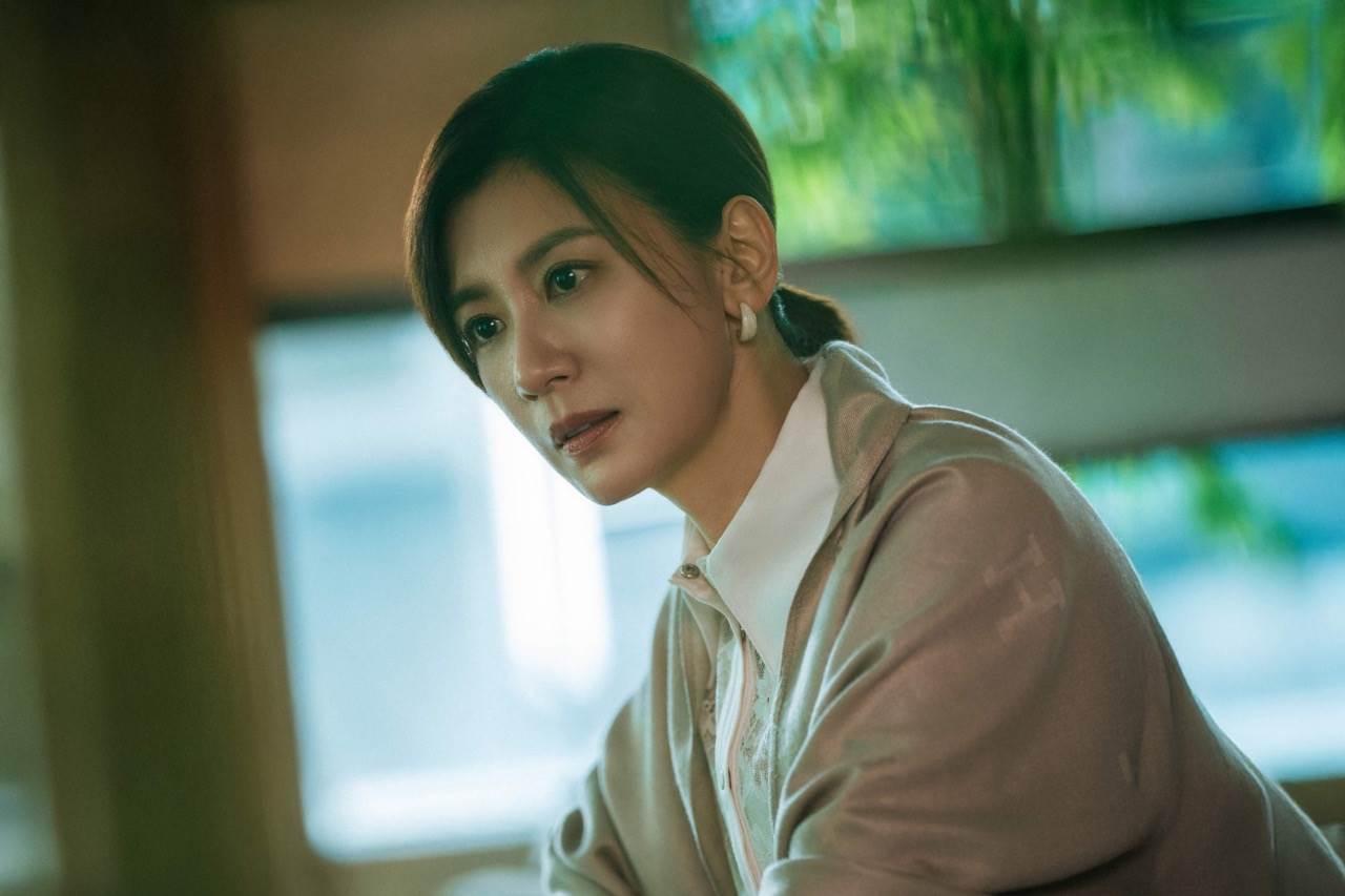 賈靜雯逐漸顯露出難以捉摸的一面。(圖/Netflix提供)