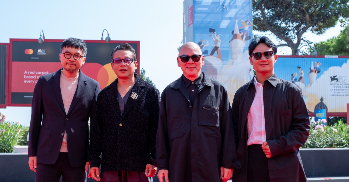 《回家》劇組紅毯，製片王雲霖（左起）、監製李康生、導演蔡明亮、演員亞儂弘尚希。（圖／汯呄霖電影）