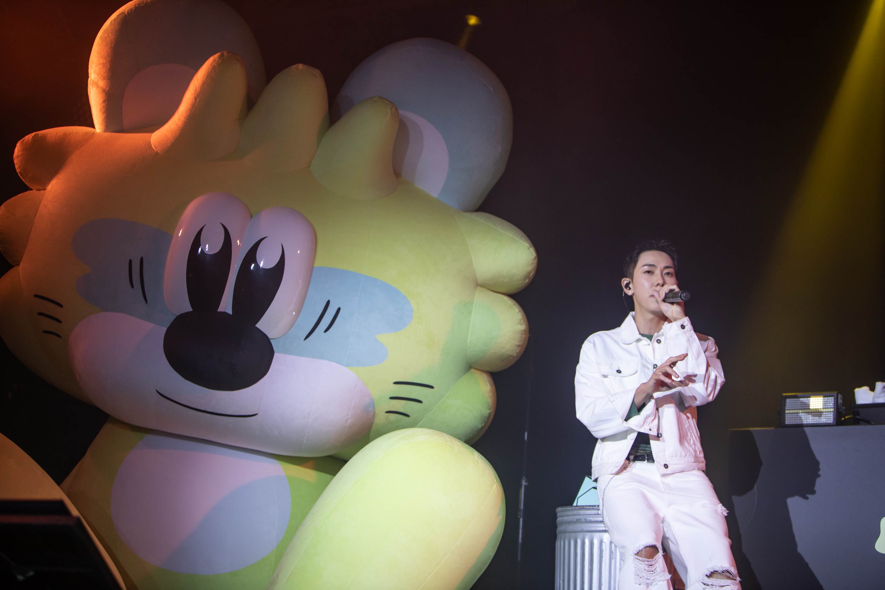 韓國人氣饒舌歌手Loco感謝粉絲選擇來看他。（圖／D-SHOW、讀者提供）